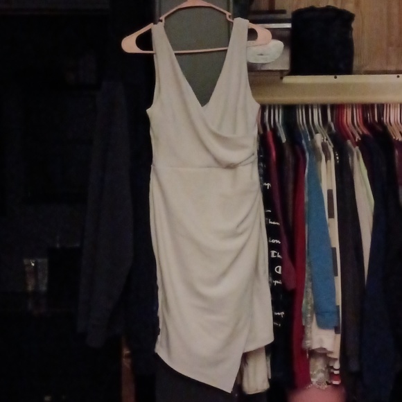 Dress - Picture 2 of 4